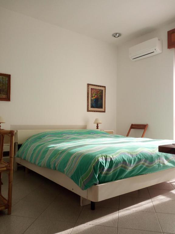 Lucia Van Alphen room 6